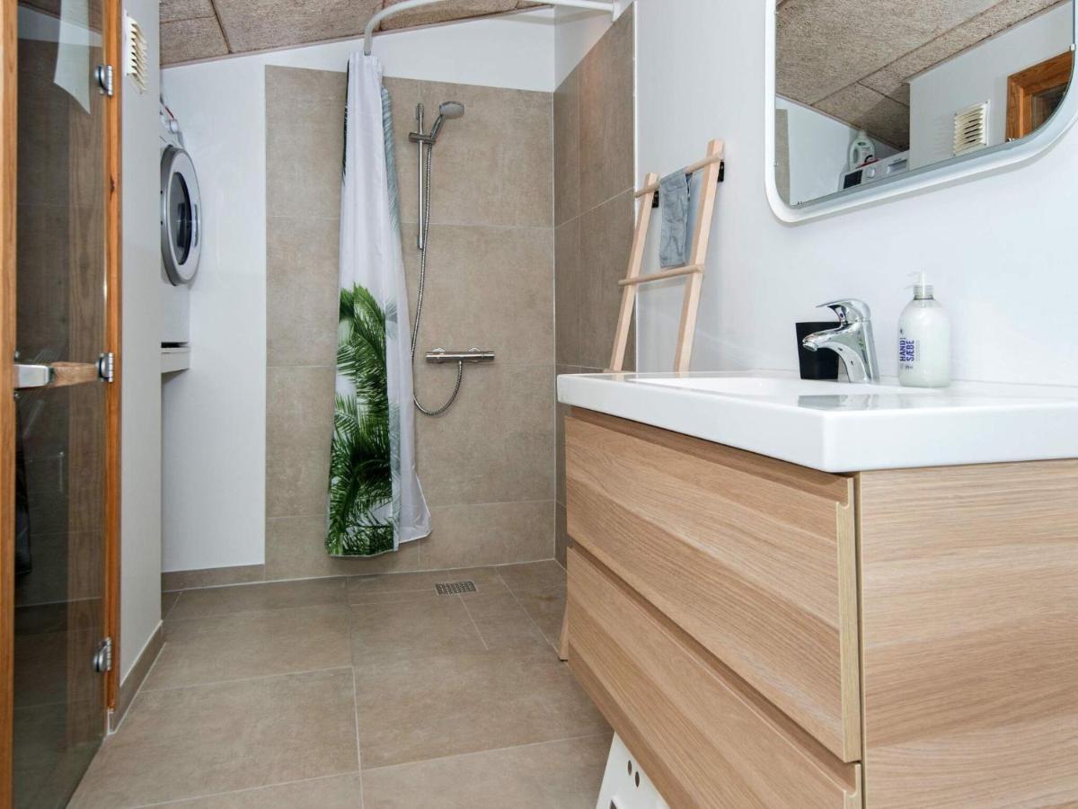 6 Person Holiday Home In Bjert Sønder Bjert Kamer foto
